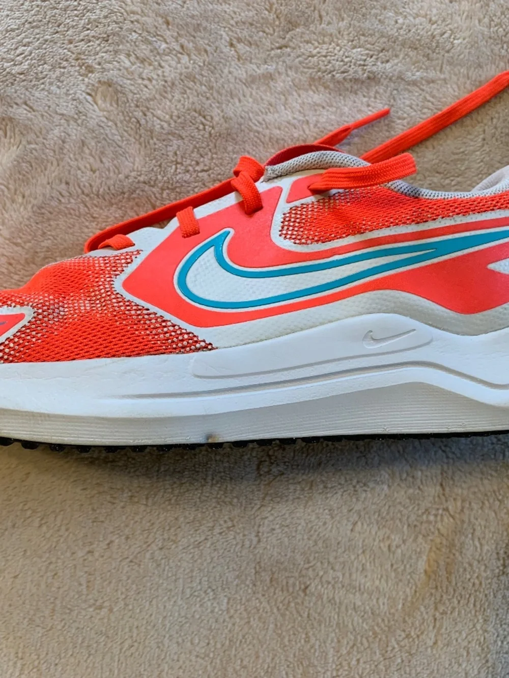 Nike Cosmic Runner GS Youth 6Y Bright Crimson Orange Running Shoes HM4402-600